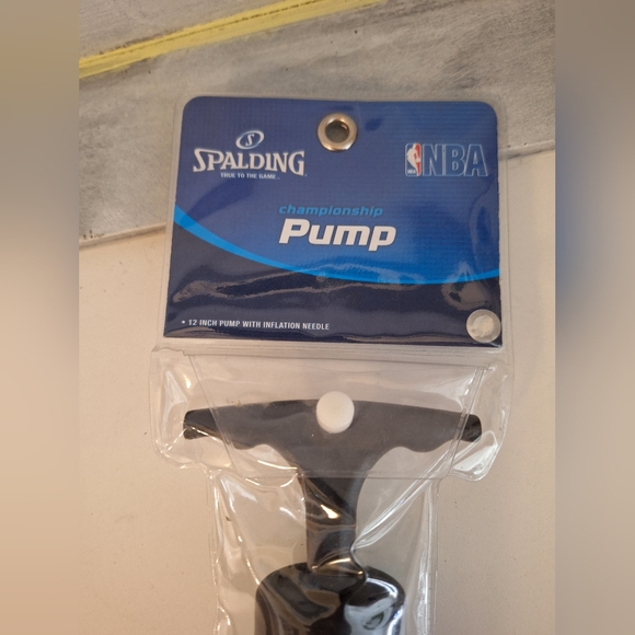 NBA/Spalding Collab Air Pump - Picture 3 of 3